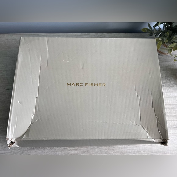 MARC FISHER Women's Renn Over The Knee Boots - Picture 7 of 7